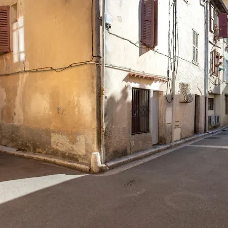 Beau 2 Pieces Dans Le Vieil Appartement